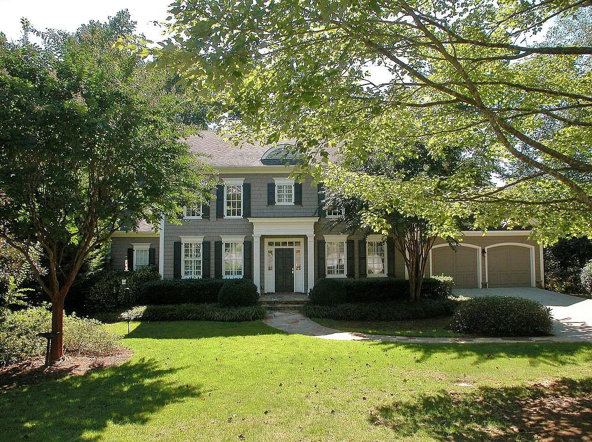 4221 Potters Walk NE photo 1