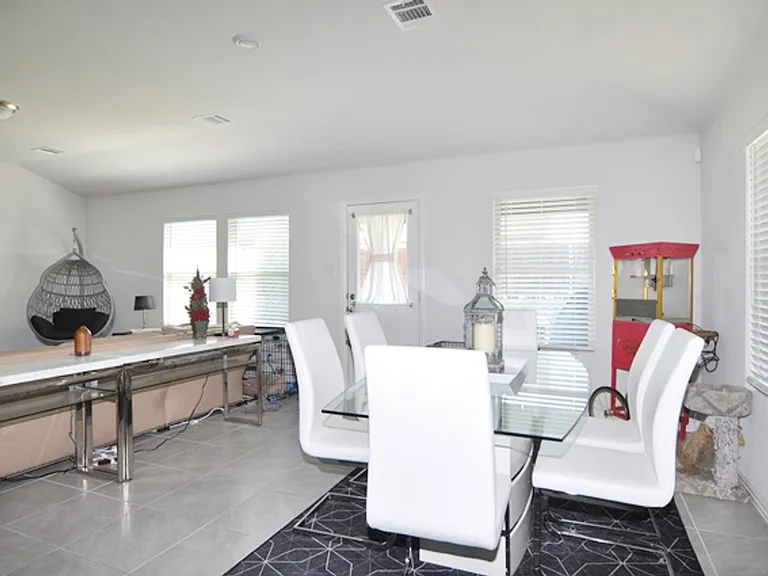2513 Ponca Dr — Photo 10
