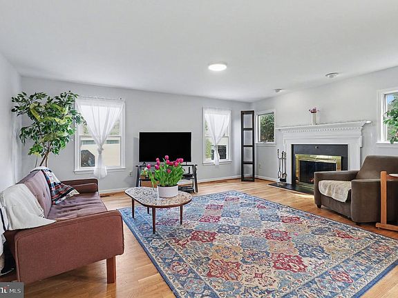 5th image of 306 Jones Creek Rd