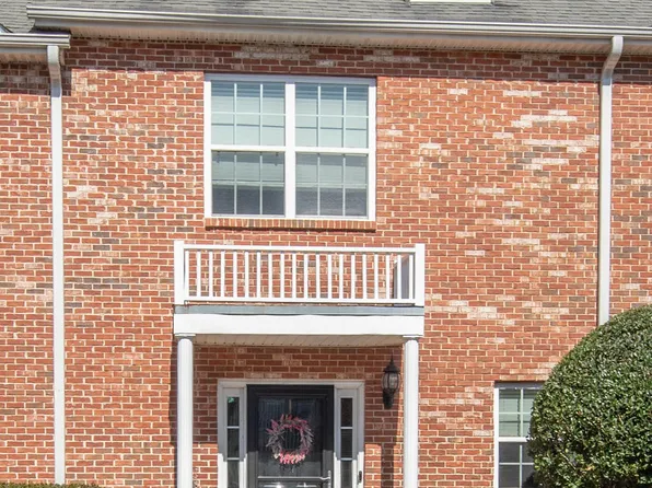 71 Intown Pl, Fayetteville, GA 30214