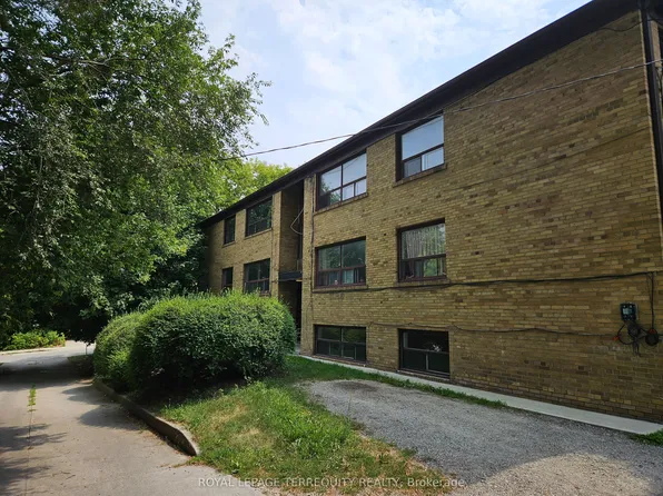 450 Arlington Ave #7, Toronto, ON M6C 3A2