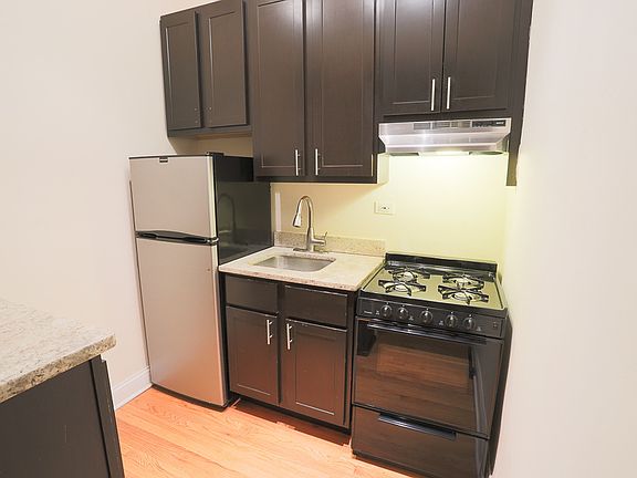 4th image of 4614 N Paulina St APT 301