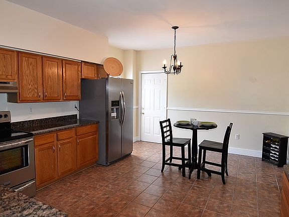 13x17 eat in kitchen