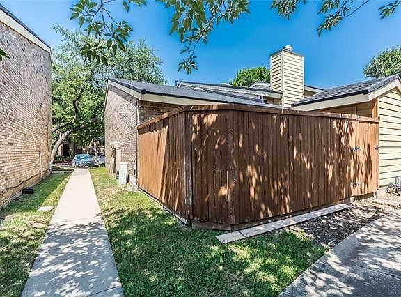 4th image of 2204 W Park Blvd