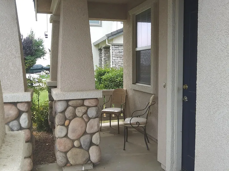 563 Beckman Way — Photo 3