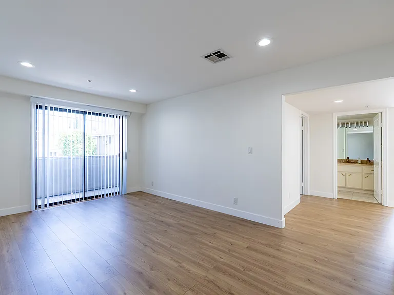 1758 N Alexandria Ave #1758.5 — Photo 15