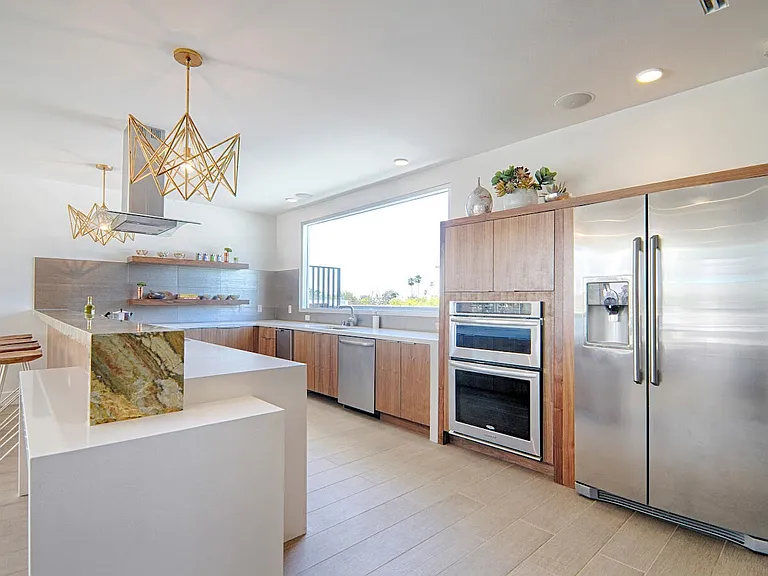 Angelene Apartments — Photo 9