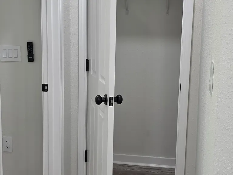 55 Delmonte St — Photo 15