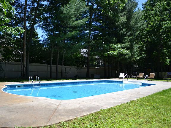 5th image of 14 Chippewa Cir