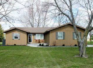 16072 Kellogg Rd, Bowling Green, OH 43402