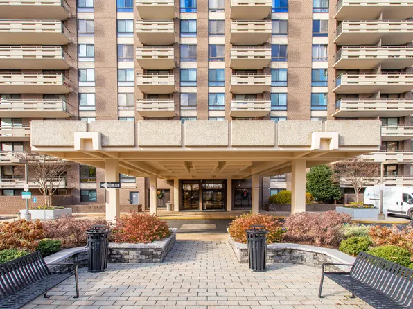 1808 Old Meadow Rd APT 1012, Mc Lean, VA 22102