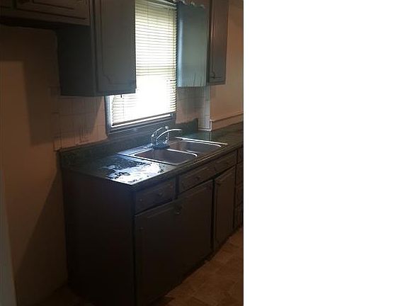 4th image of 2021 Medford Ave