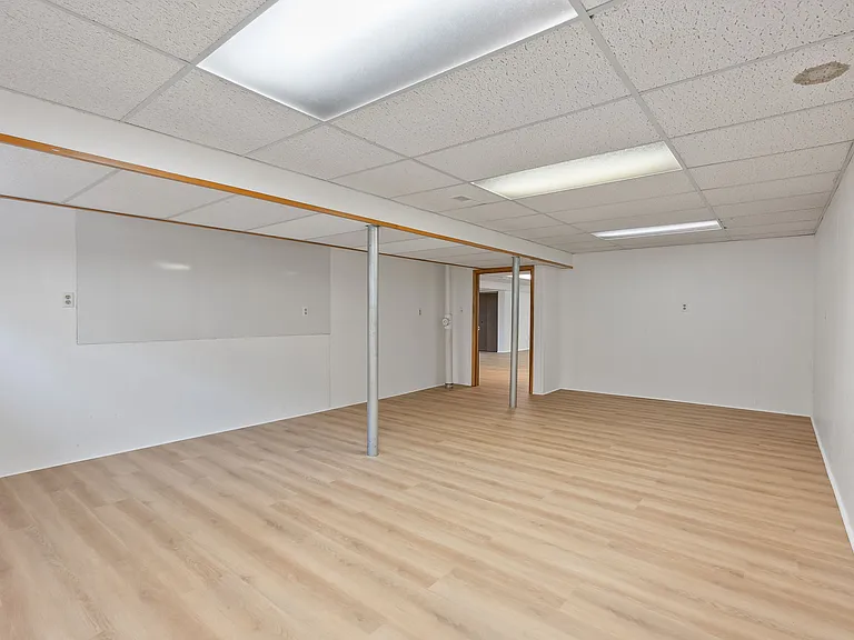 1000 Providence Rd — Photo 40