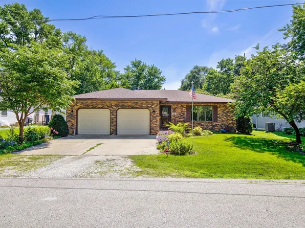 1411 3rd St, Nevada, IA 50201