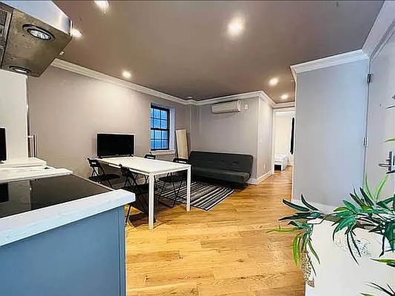 4th image of 137 21st St #2F