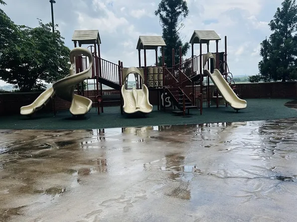 1040 Harmon Cove Tower image 15 of 15