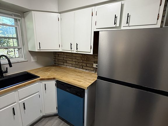 5th image of 1546 Beacon St APT 3