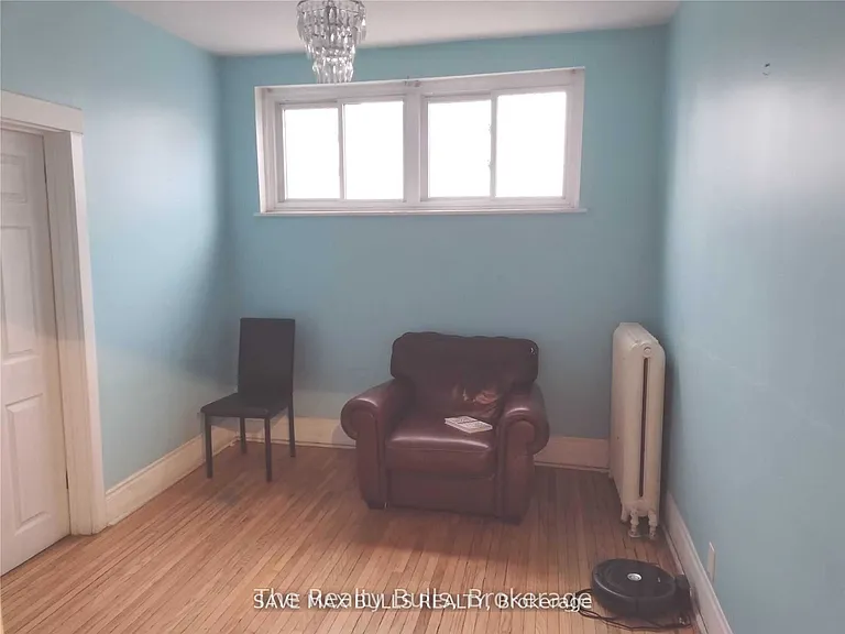 285 King St W #3 — Photo 3