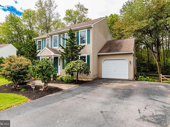 4th image of 130 Stonebridge Ln