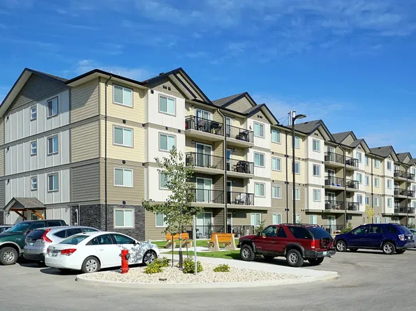 720 Sterling Lyon Pkwy, Winnipeg, MB R3P 0Y2