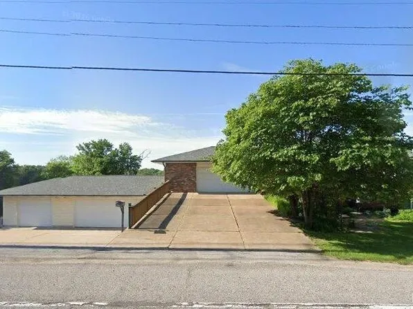4444 Baumgartner Rd, Saint Louis, MO 63129
