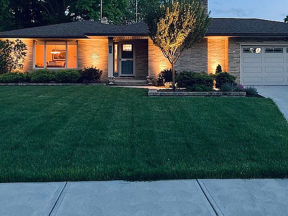 5th image of 960 Carlyle Dr