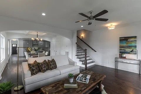 4th image of 2221 10th Ave S
