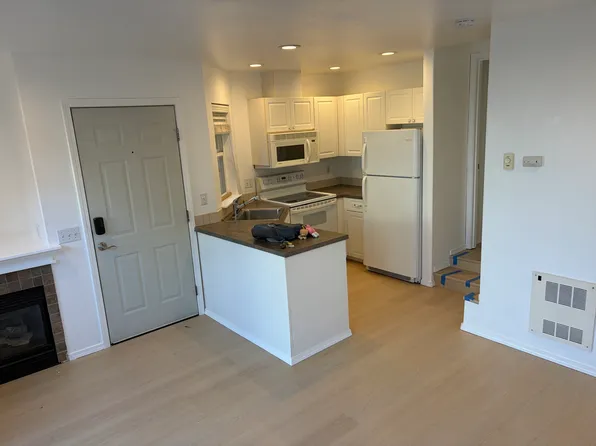 1231 6th Ave N #B, Seattle, WA 98109