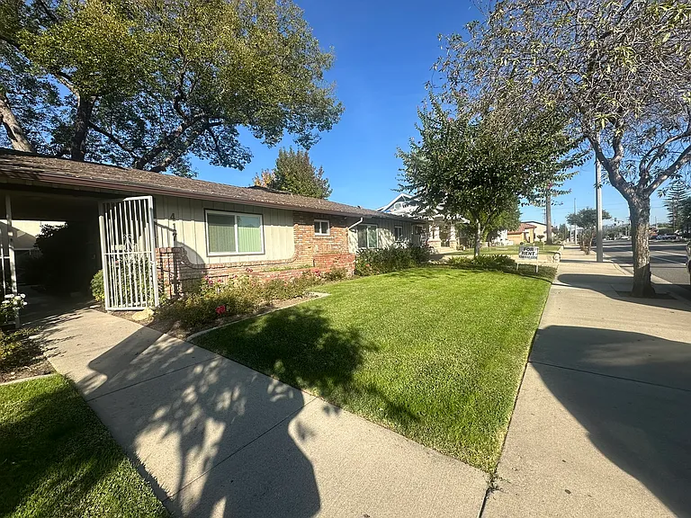 417 E Badillo St #8 — Photo 7