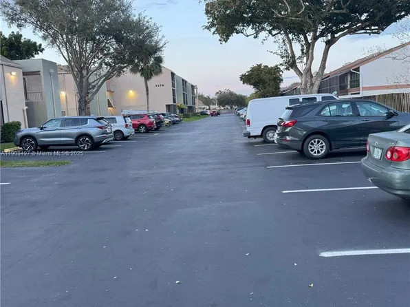 7175 Orange Dr APT 203H, Fort Lauderdale, FL 33314