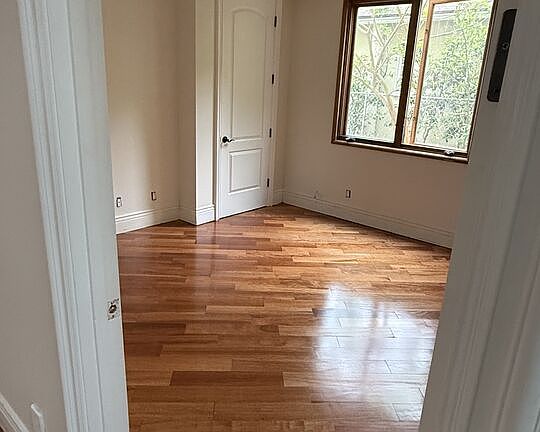 3rd image of 1126 Yale St