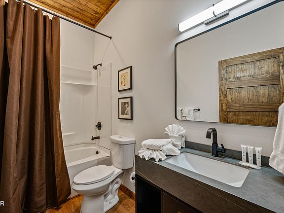 38th image of 3005 Nellie Dr