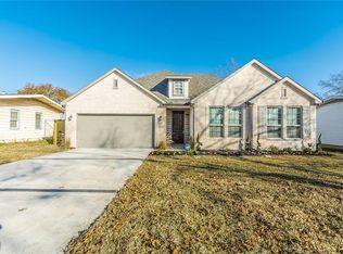 119 Lake Dr, Garland, TX 75040