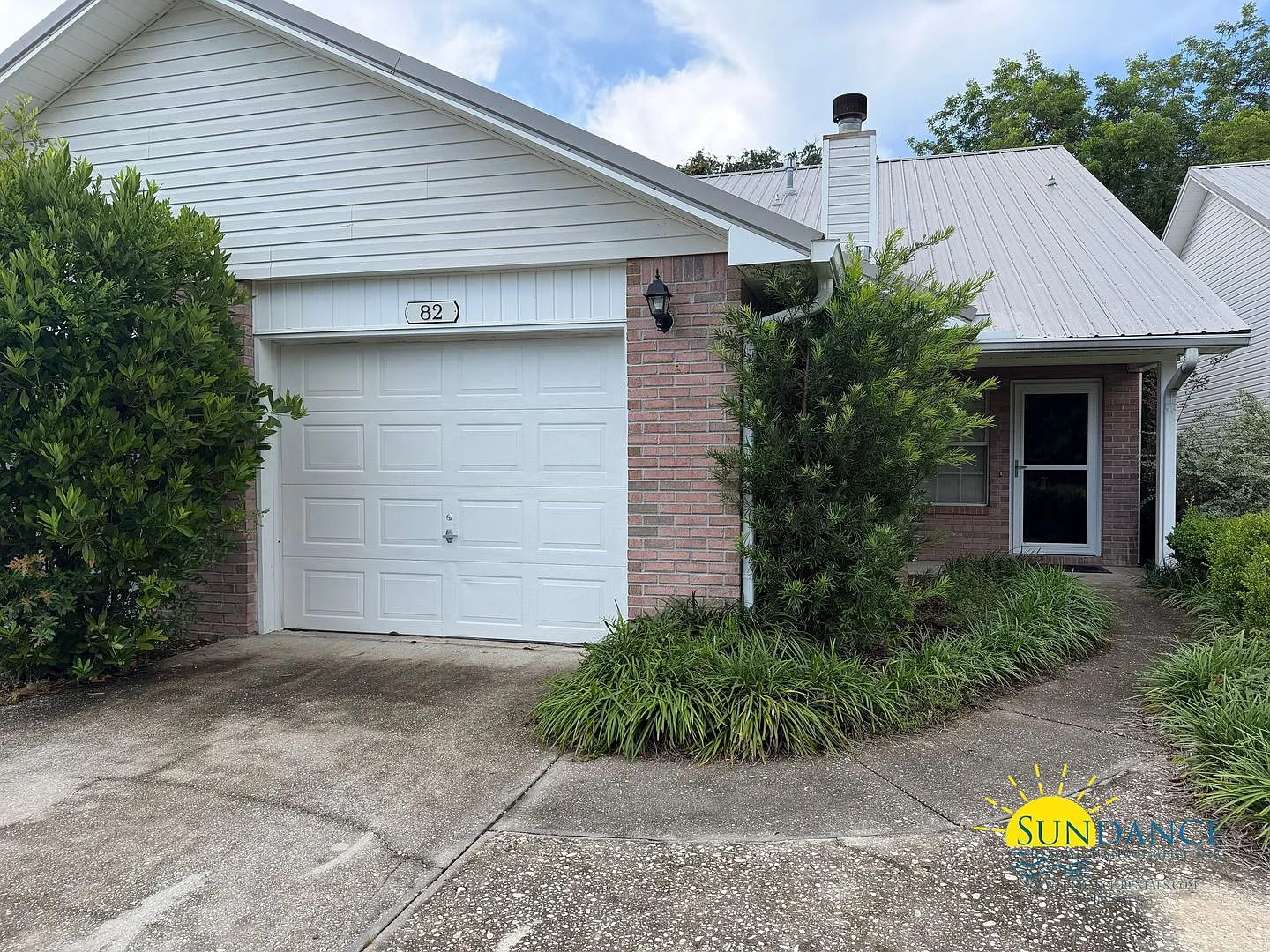 Great 3-Bedroom Home in Shalimar! — Photo 1