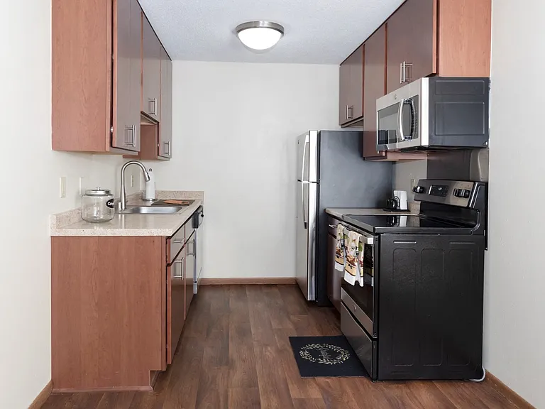 River 10 Apartments — Photo 10