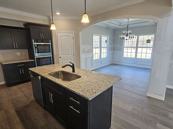 4th image of 405 Perthshire Loop Lot 42