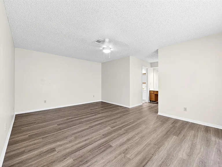 11103 Bellerive Dr — Photo 18