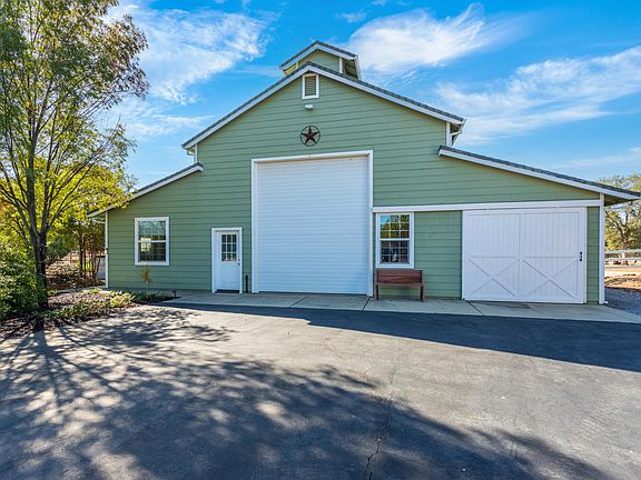 3rd image of 21609 Bella Flores Ln