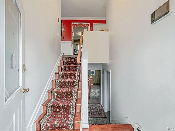 3rd image of 105 Arlington Street