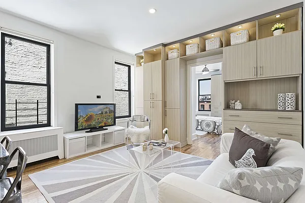 Sold by Compass | media 10