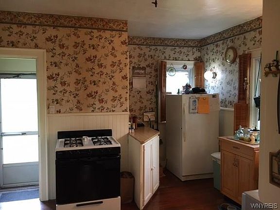 4th image of 993 Church Rd