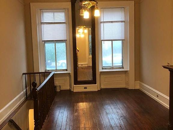 4th image of 1906 Fairmount Ave APT 1