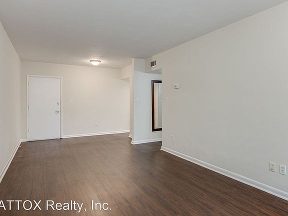 5th image of 302 E Georgia St #2F