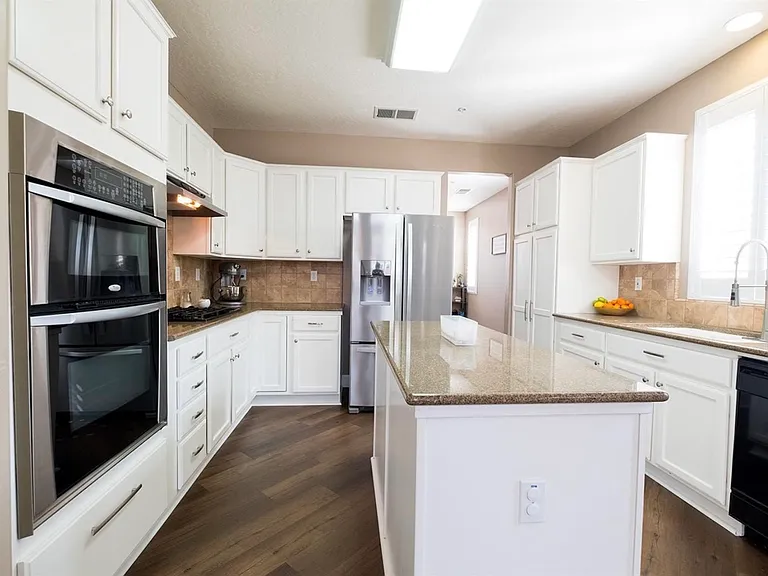 1733 W Dali Way — Photo 10