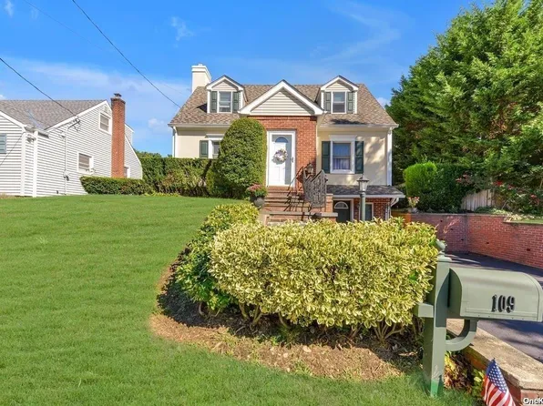 109 Robinson Avenue, Glen Cove, NY 11542