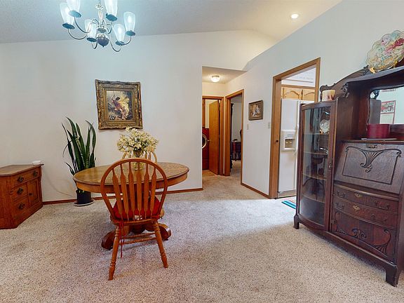 4th image of 2466 Cherry Hills Dr
