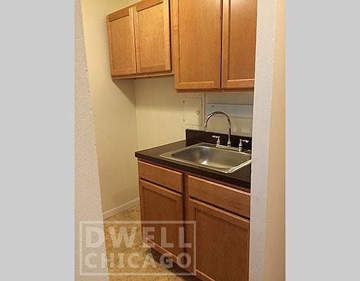 5th image of 6000 N Kenmore Ave APT G2