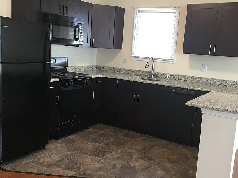 357 Oakwood Ave #101 — Photo 6
