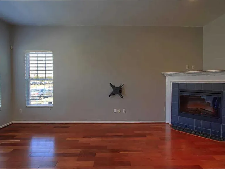 1434 Laurel Park Dr — Photo 6