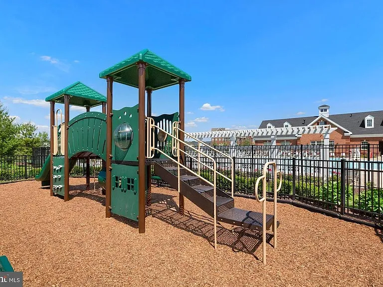 23792 Hopewell Manor Ter — Photo 39